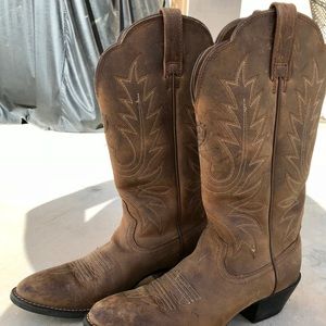 Women’s Ariat cowboy boots